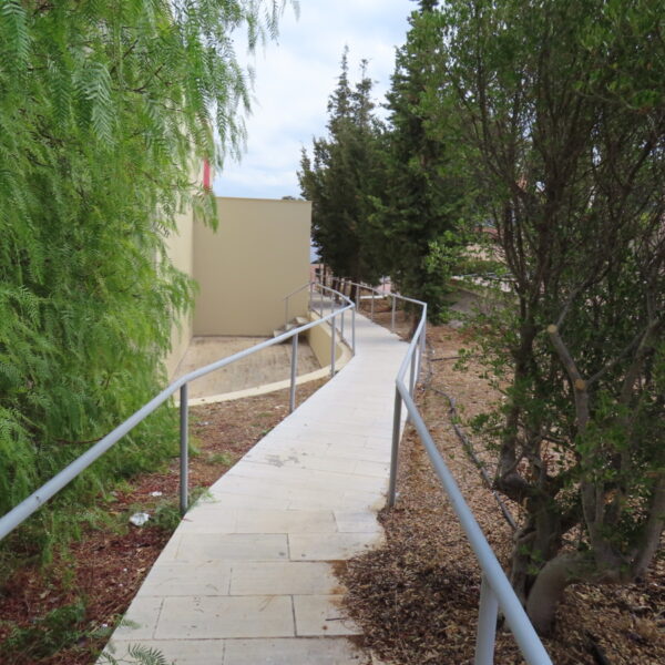 Green paths in the Administration building (2)