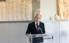 Ο-Γενικός-Διευθυντής-του-Μουσείου-Ακρόπολης-καθ.-Νίκος-Σταμπολίδης.-Copyright-Μουσείο-Ακρόπολης2